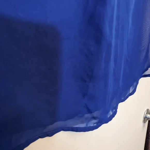 Roll-cuff Sheer Blouse - Picture 5 of 10